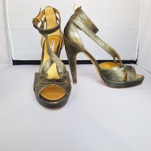 Charles David heels NWOT